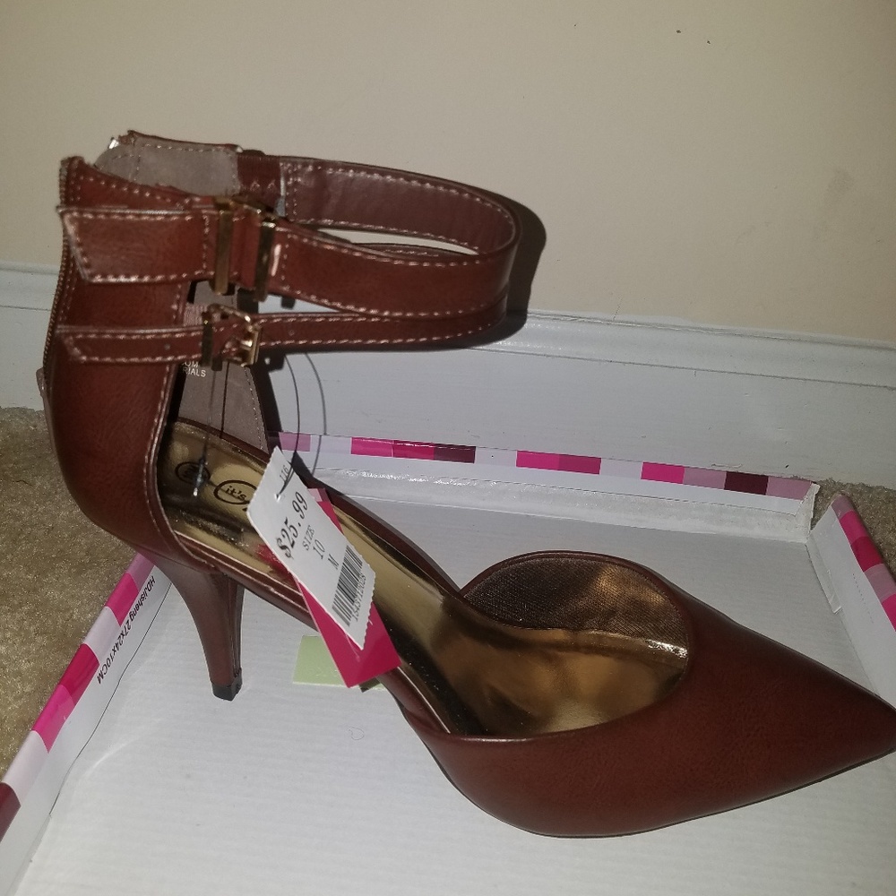 Brown It's Ok heels Size 10